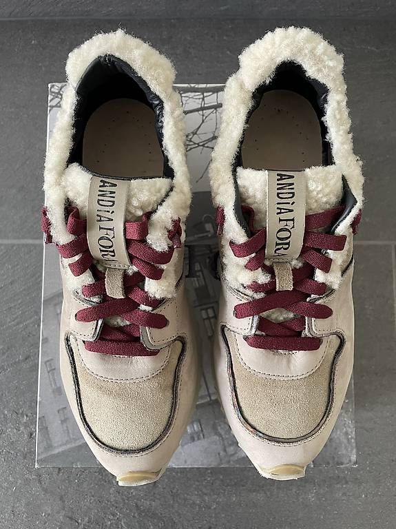 Chaussures femmes: Wintersneaker mit Lammfell – D'occasion à Meisterschwanden par xX3000Xx