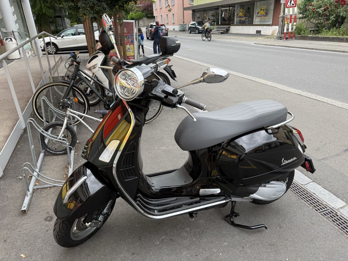 Vespa Scooter: Vespa GTS 300 – Nuovo (secondo la descrizione) da Luzern venduto da TheDoctor05 1