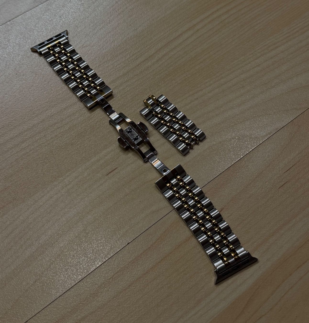 Bracciali & Braccialetti: Apple Watch Armband Silber/Gold – Nuovo e nell'imballaggio originale da Tuggen venduto da jess_gls06 1