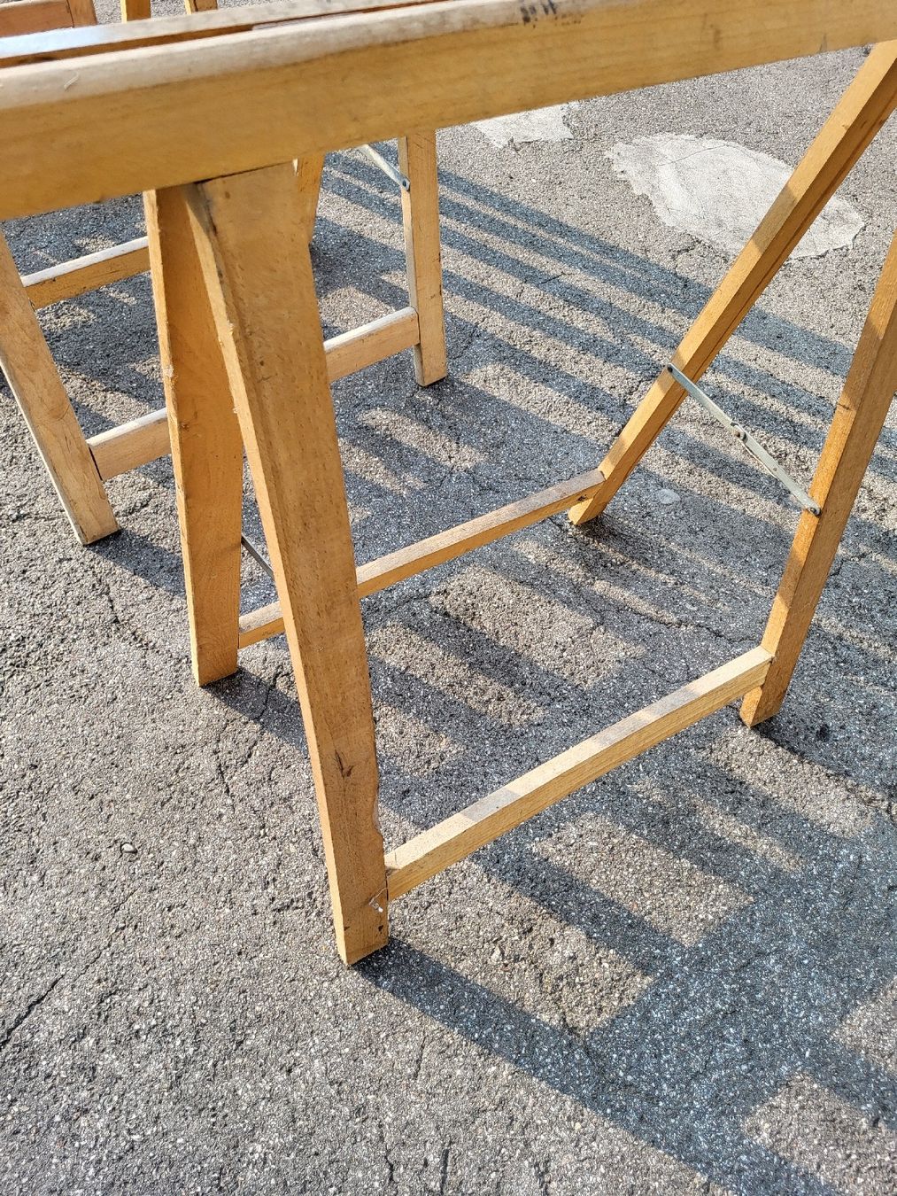 Alle Werkzeuge: 4 Holzböckli gebraucht – Gebraucht aus Riehen von tamola67 1