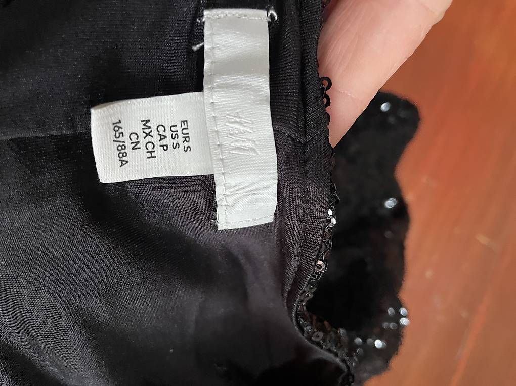 H&M Camicette: Paillettenbody von H & M, Grösse S – Nuovo (secondo la descrizione) da Rüschegg Heubach venduto da sharky81 2