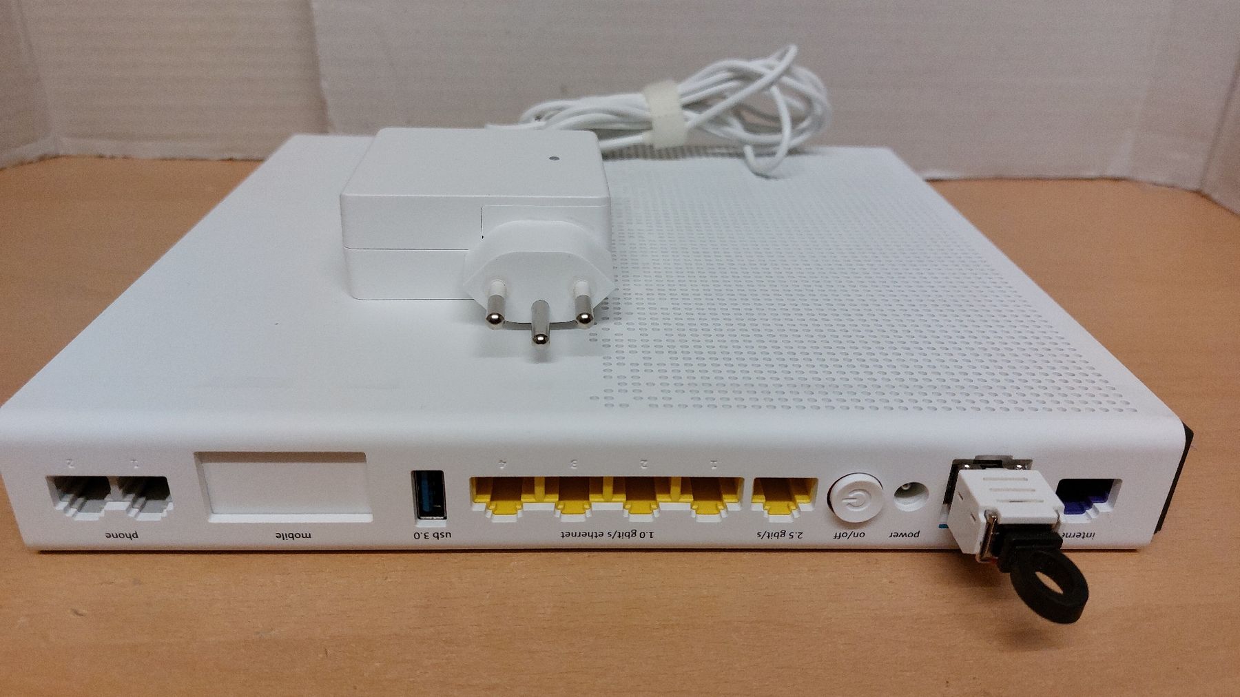Swisscom Modem & Router: Swisscom Internet-Box 3 - GBIC Fiber – Usato da Hinteregg venduto da Amerizium 1