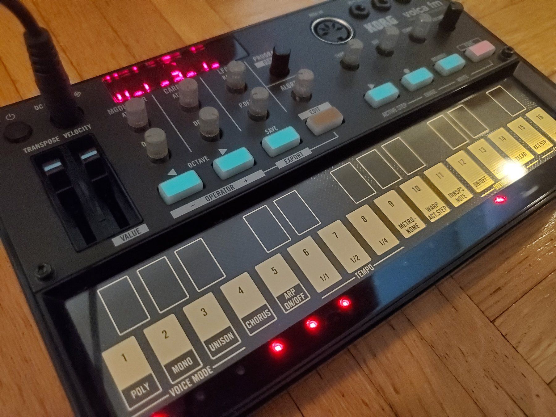 Korg Strumenti musicali: Korg VOLCA FM mit Netzteil – Nuovo (secondo la descrizione) da Gersau venduto da DoN.Roger
