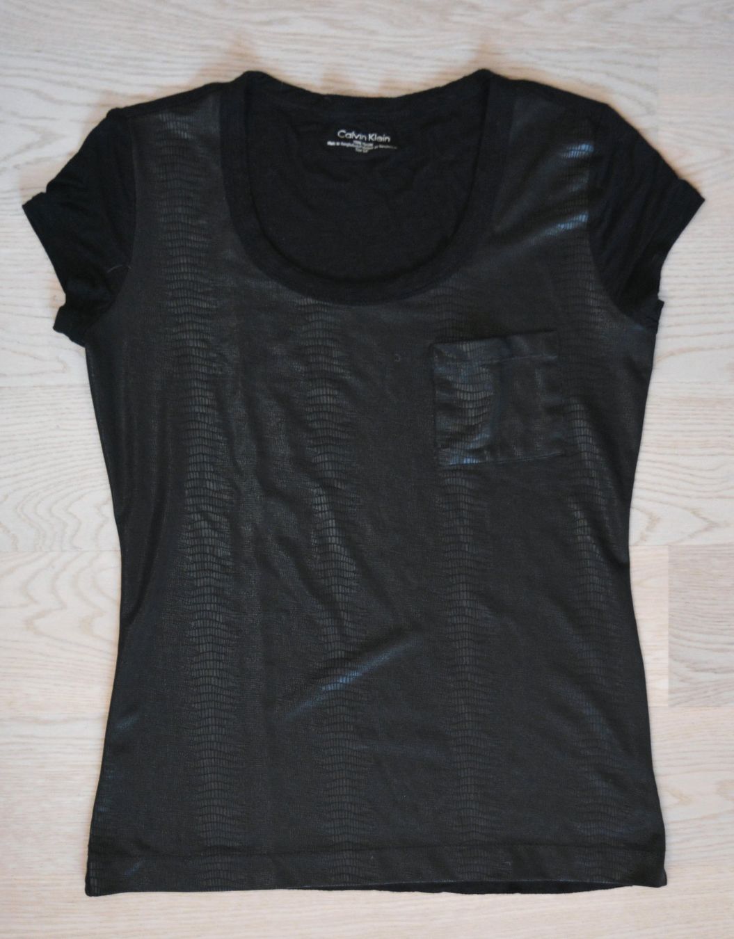 Calvin Klein T-shirt: Schwarzes T-Shirt von Calvin Klein – Usato da Niederhasli venduto da littledrop 2