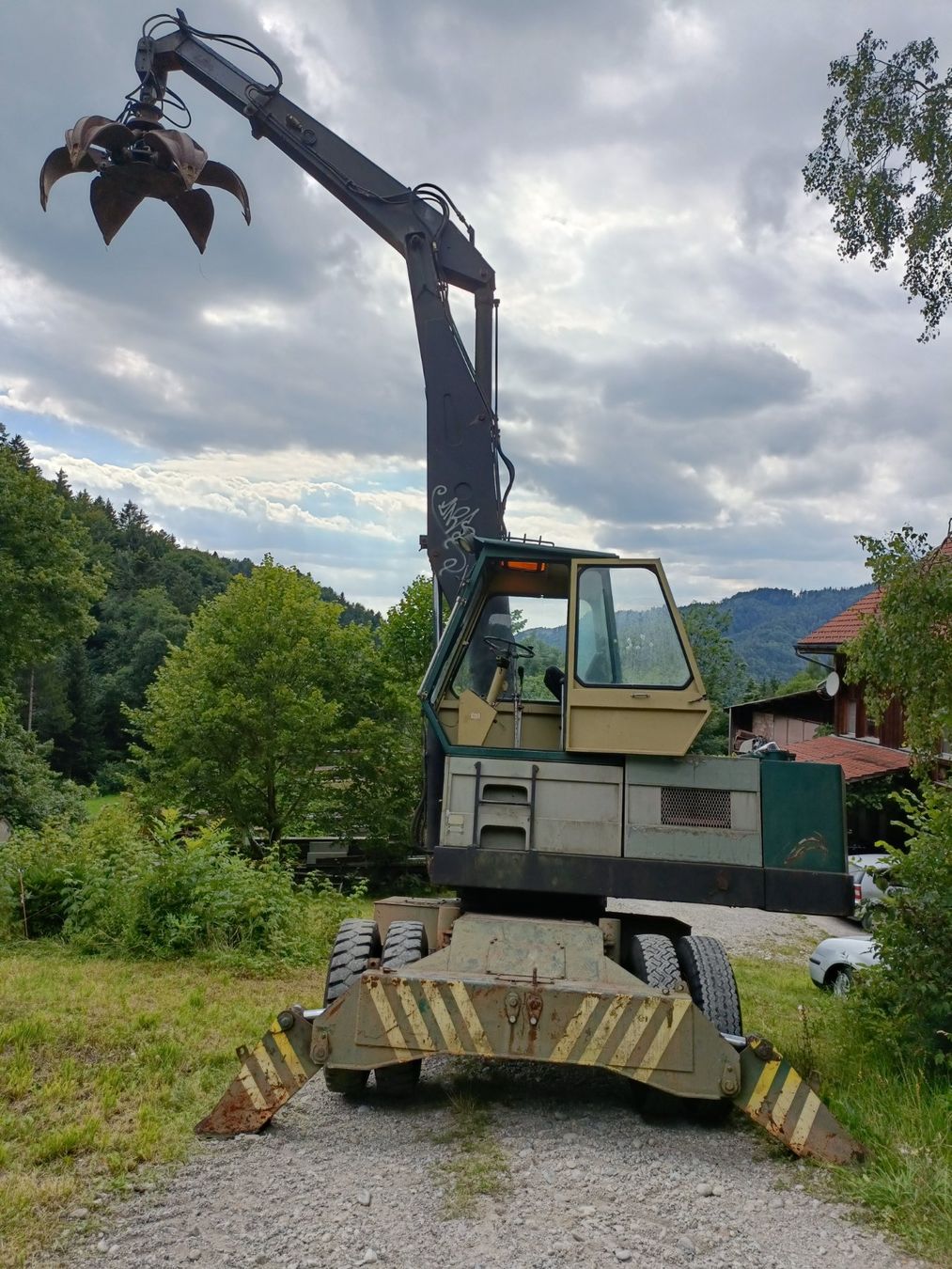 Escavatori: Pneubagger mit Schrottgreifer und Teleskoparm – Usato da Turbenthal venduto da Tish_77 2