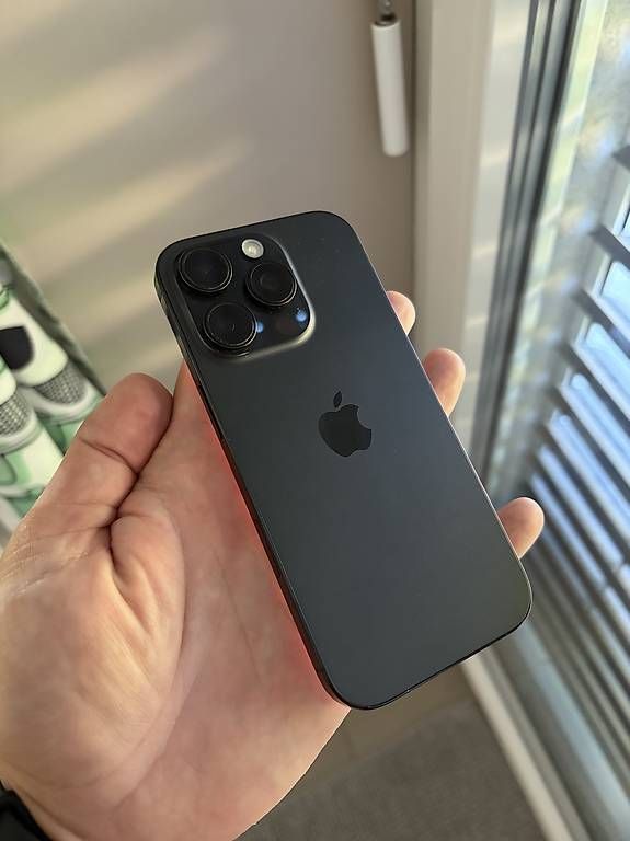 Apple Portables: iPhone 16 Pro 128GB noir – Neuf (Voir description) à Muraz (Collombey) par Tiagoveiga20 4