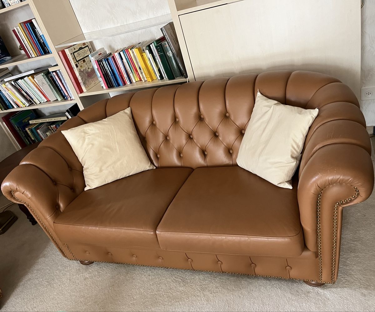Divani: Ascot designer - Chesterfield  style leather 2 seater sofa – Usato da Zürich venduto da ajl_x6tg 3