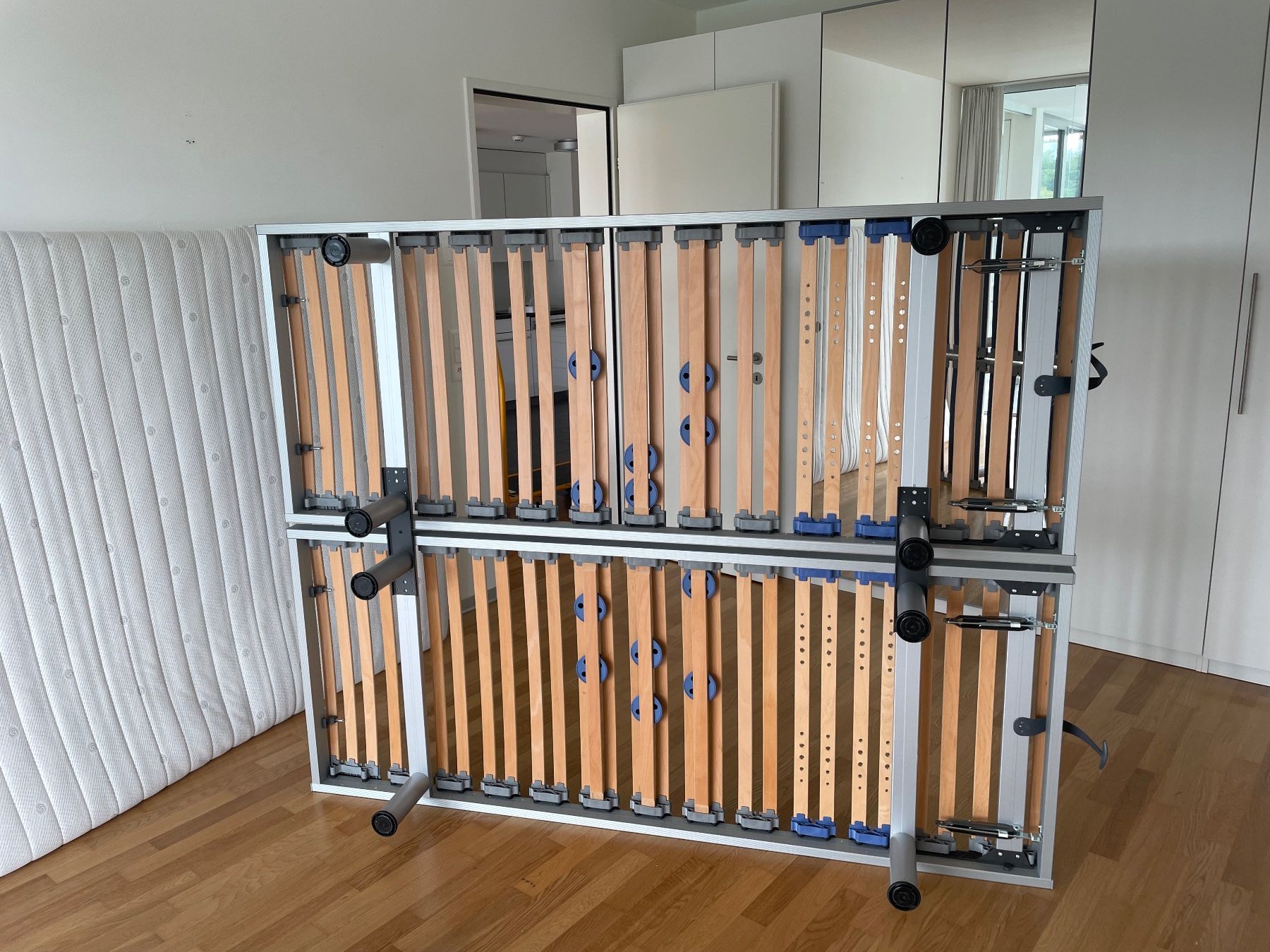 Interio Betten: Doppelbett von Interio – Gebraucht aus Bretzwil von neuguinea 3