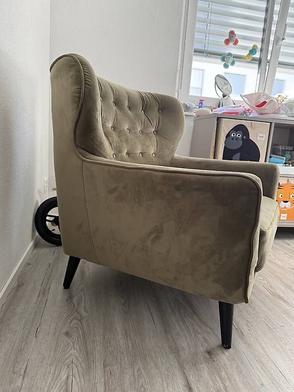 Sofas: Sofa aus olivgrünem Samt – Gebraucht aus Dällikon von kar_l5mp 1