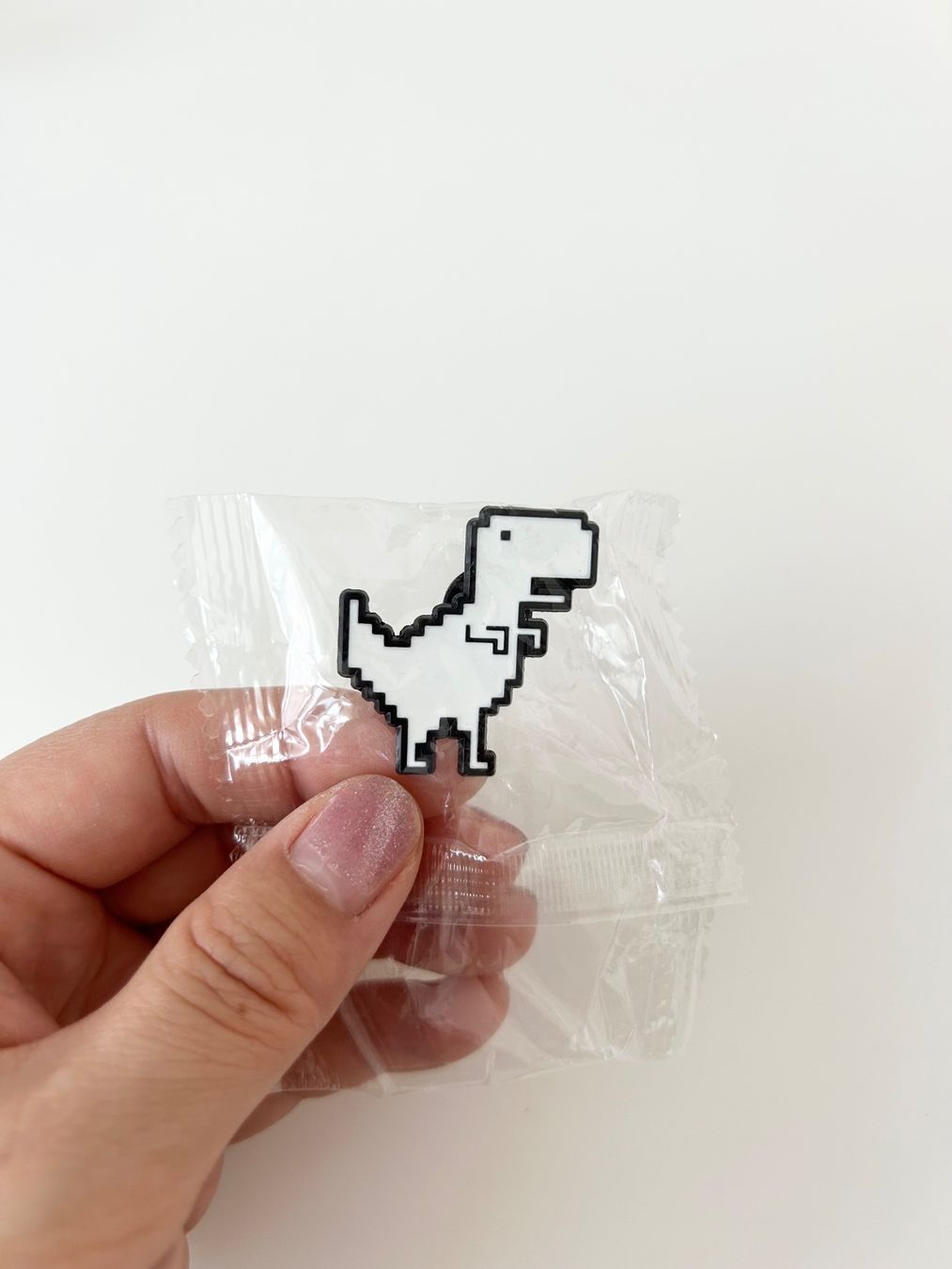 Plaketten & Abzeichen: Pin - Dinosaurs - New – Neu (gemäss Beschreibung) aus Basel von lau_982w