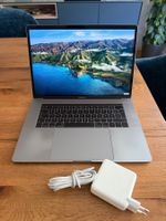 MacBook Pro 2017, 15", 2.9 GHz Quad-Core i7, 16 GB RAM