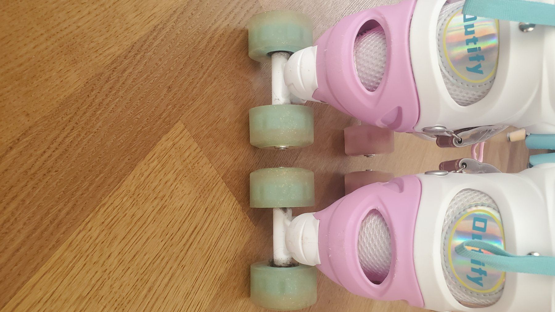 Pattini in linea & Pattini a rotelle: Roller Skates/reflekt. Leuchtrad /Hersteller 35 -38 – Usato da Stäfa venduto da lookilooki 3