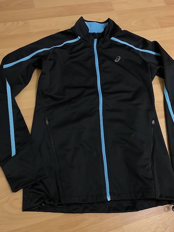 Jacken: Laufjacke von Asics Grösse XS – Gebraucht aus Villigen von 28Nora82