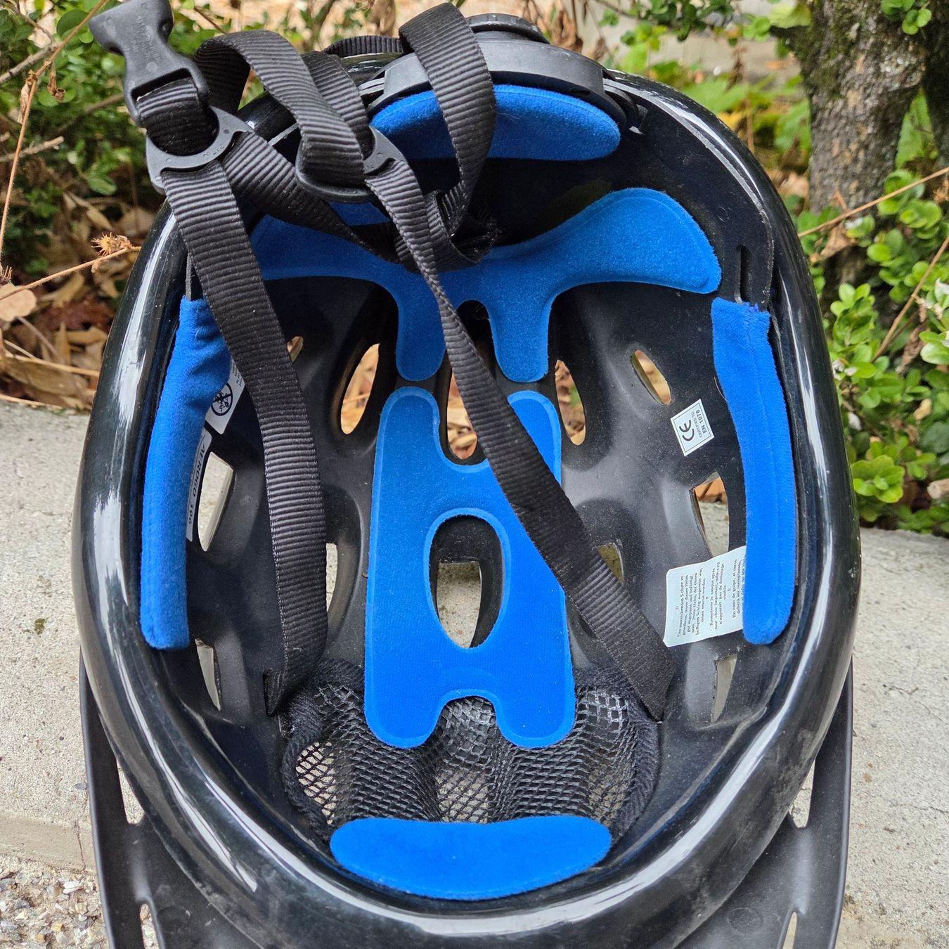 Helme: Casque à velos – Gebraucht aus Conches von mrp_qpt5 1