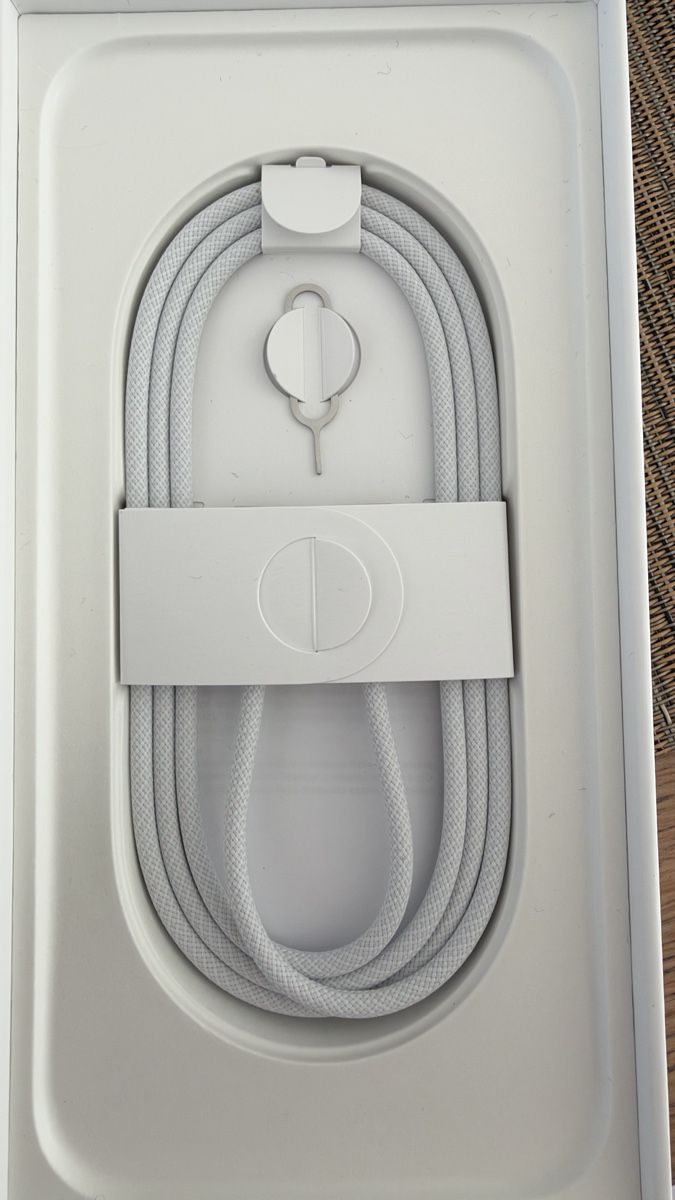 Apple Telefoni cellulari / Smartphones: iPhone 16 pro Max 256GB – Usato da Uster venduto da Nataliie 4