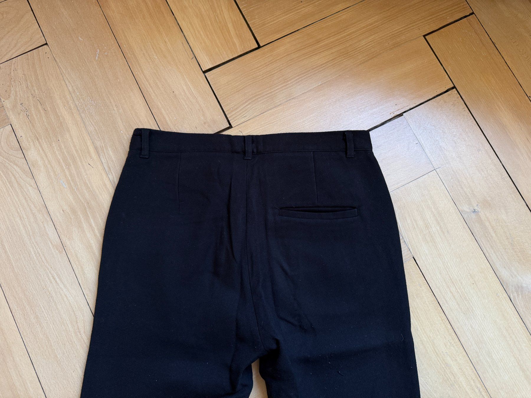 Weekday Pantaloni: WEEKDAY - Hose schwarz 48 – Usato da Zürich venduto da Diazaio 2