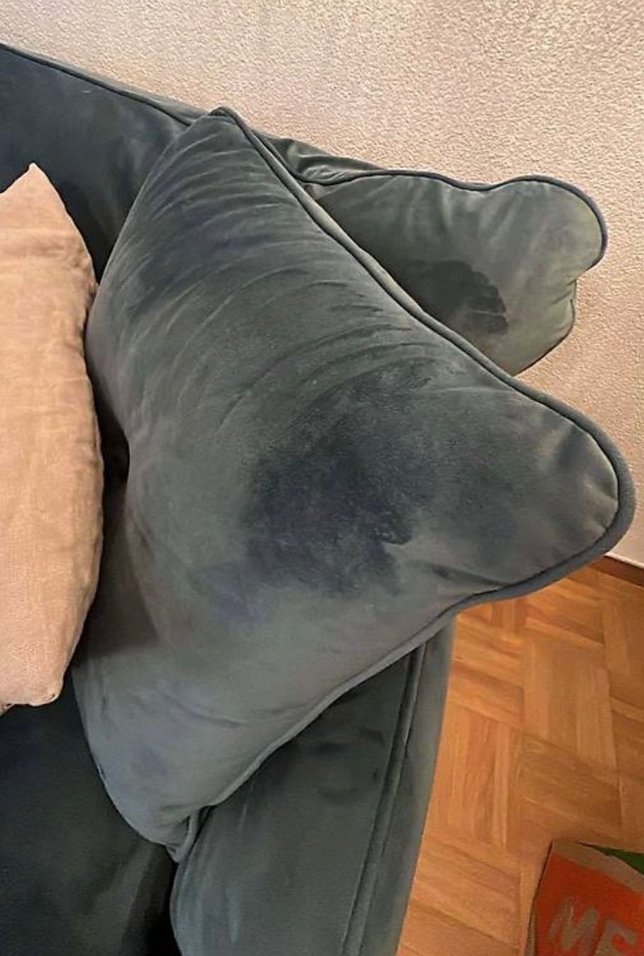Divani: Petrolfarbener Samt-Sofa – Usato da Schwerzenbach venduto da asn_7m7h 1