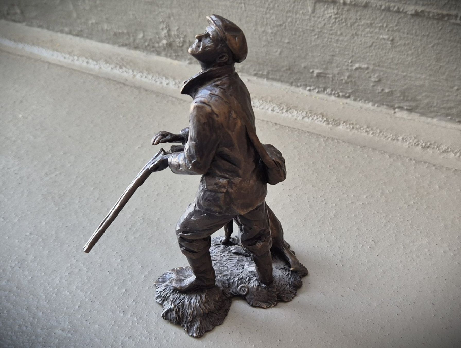 Statuette: Bronzefigur: Jäger mit Hund – Usato da Zürich venduto da brinkosos 3