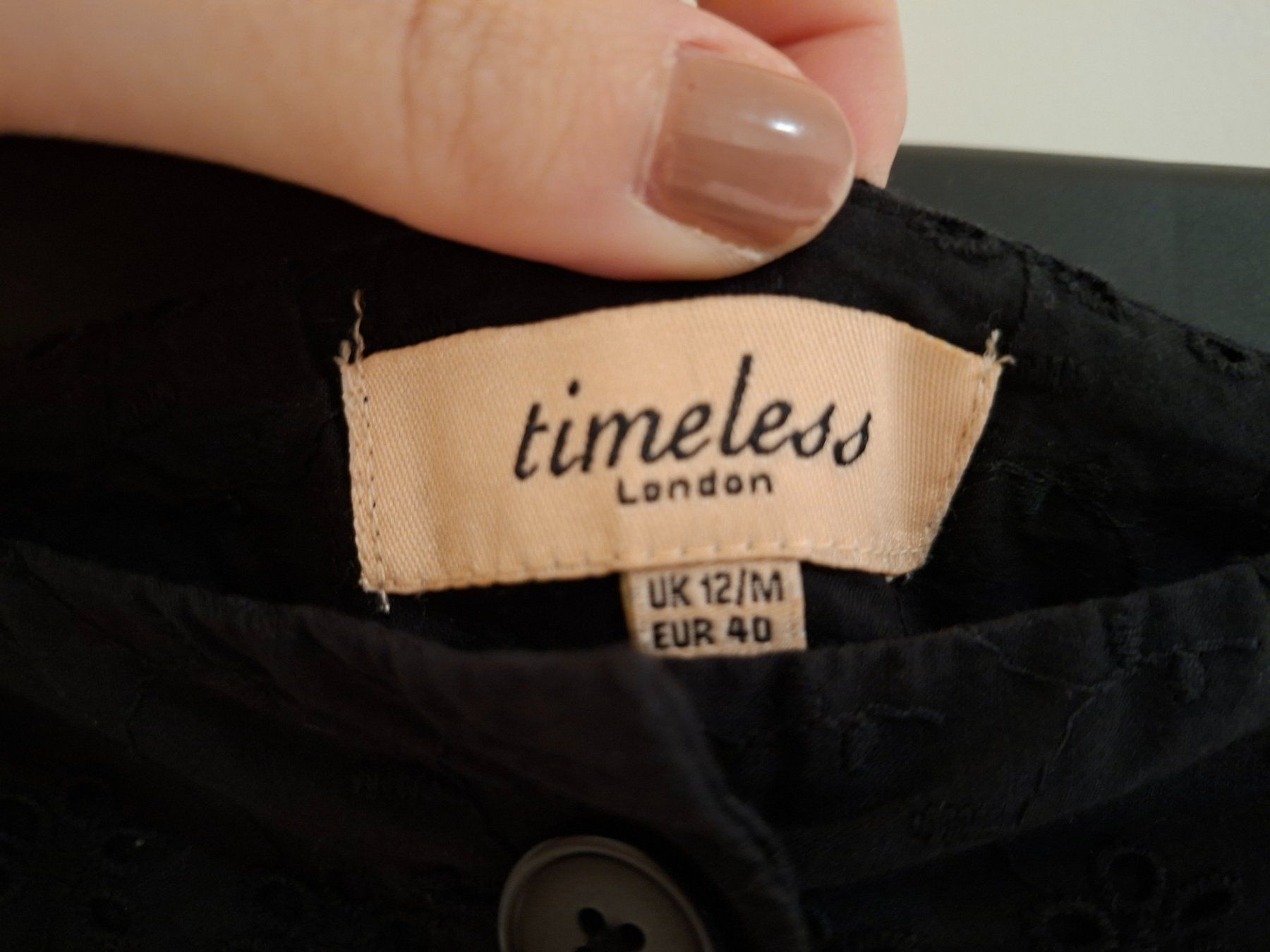Pantaloni: Schwarze high waist Shorts – Usato da Meggen venduto da mar_yzb2 1