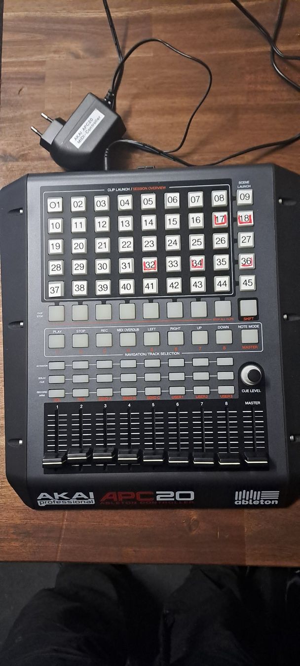 Akai Musikinstrumente: AKAI APC-20 Midi-Controller – Gebraucht aus Adliswil von ric_75mm