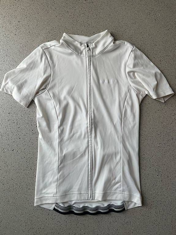 Leibchen & Hosen: Specialized Bike Jerseys – Gebraucht aus Knonau von anna.nietzer 1