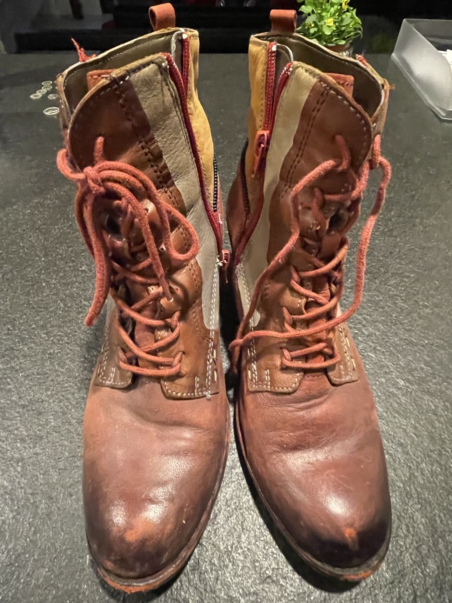 Bugatti Damenschuhe: Bugatti Stiefeletten – Gebraucht aus Rüttenen von Marianne22121970