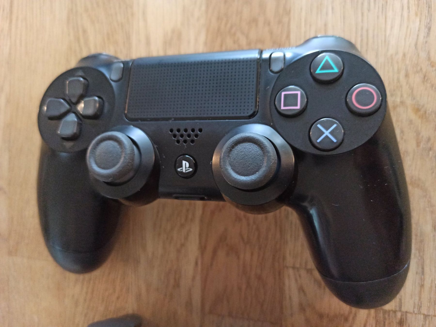 Controller: 2 x Original Controller Sony PS4 Wireless DualShock 4 V2 – Usato da Oberweningen venduto da mar_87mx 5