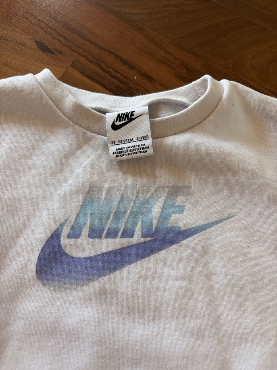 Nike Maglioni & Felpe: Nike Pullover, Gr. 92/98, Top Zustand – Usato da Lützelflüh-Goldbach venduto da Jungle_Julia 1