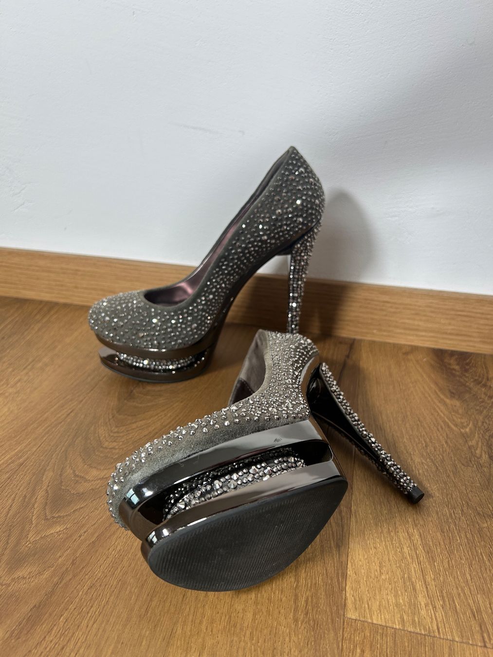 Damenschuhe: Pleaser Platform Heels Pumps Grau Strasssteinen Gr 38 NEU – Neu und originalverpackt aus Regensdorf von Spyke55 5