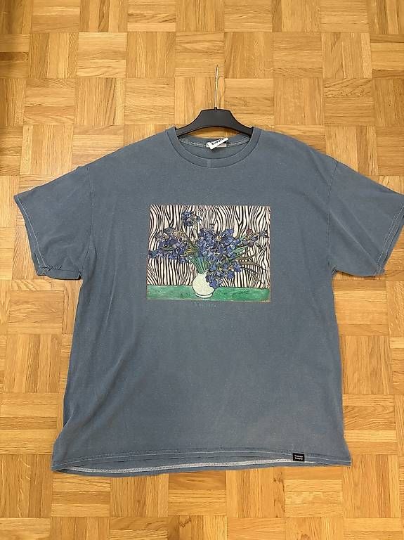 T-Shirts: T-Shirt mit Print – Gebraucht aus Schaffhausen von jan_pzd5