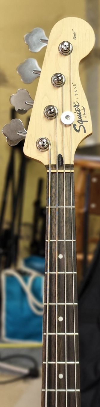 Squier Strumenti musicali: Squier Jazz Bass – Usato da Les Avanchets venduto da Jackjack 1