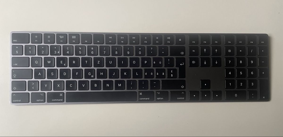Apple Tastiere: Apple Magic Keyboard mit Ziffernblock CH gebraucht – Usato da Bern venduto da man_l89k