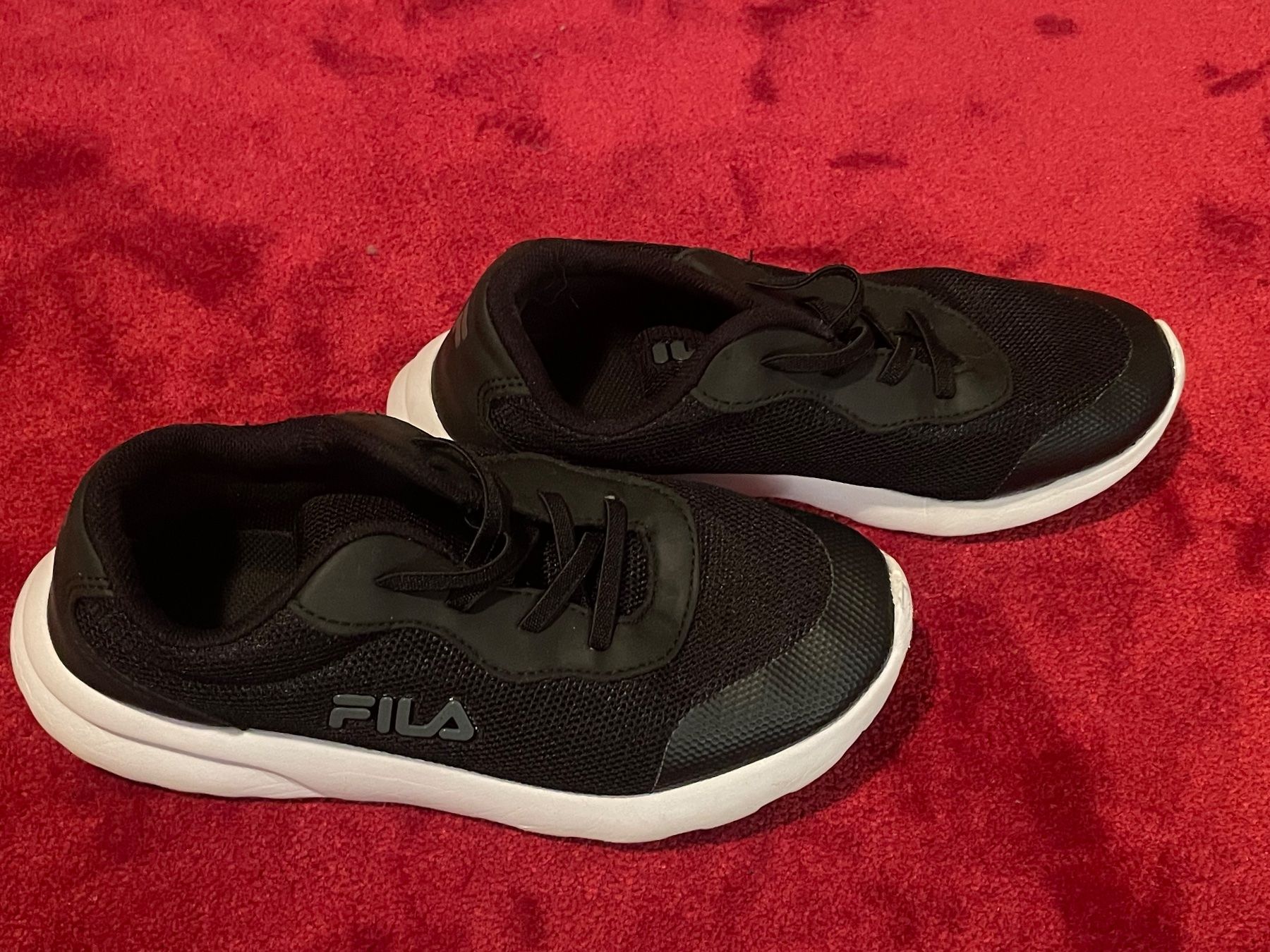 Fila Herrenschuhe: Schwarze Fila Sneaker, Gr 35 – Gebraucht aus Zürich von Capetown14 1