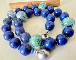 Blaue Designer-Kette mit Craquelé-Perlen – 46 cm Unikat