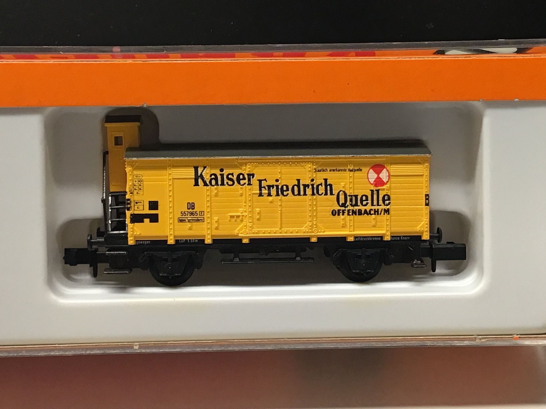 Arnold Modelleisenbahnen: Arnold N Güterwagen "Kaiser Friedrich Quelle" DB 4273 – Gebraucht aus Männedorf von Modelle-aller-Art