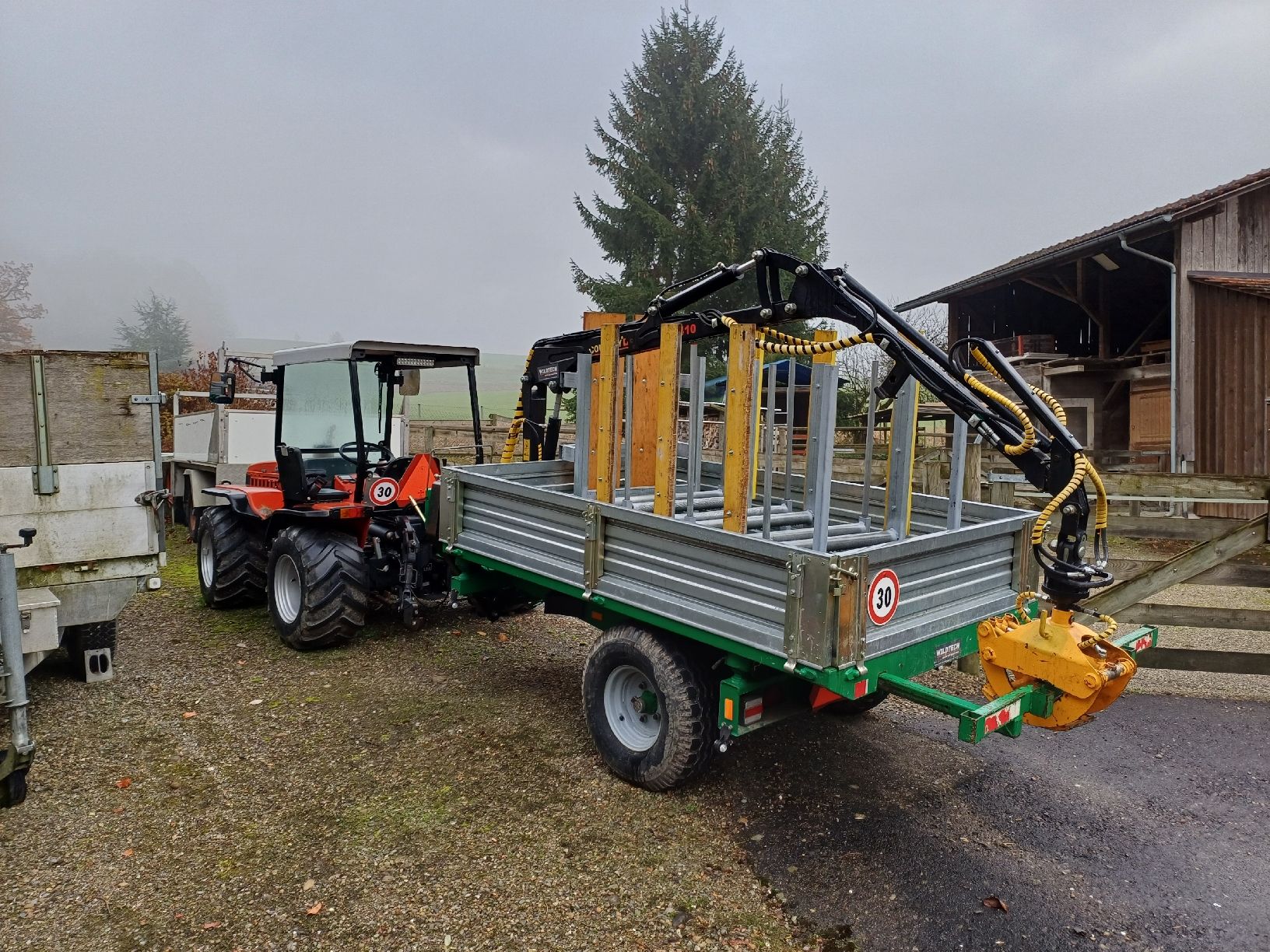 Carraro Trattori: Carraro mit Kipper und Forstkran – Usato da Tobel venduto da Schlufi501 5