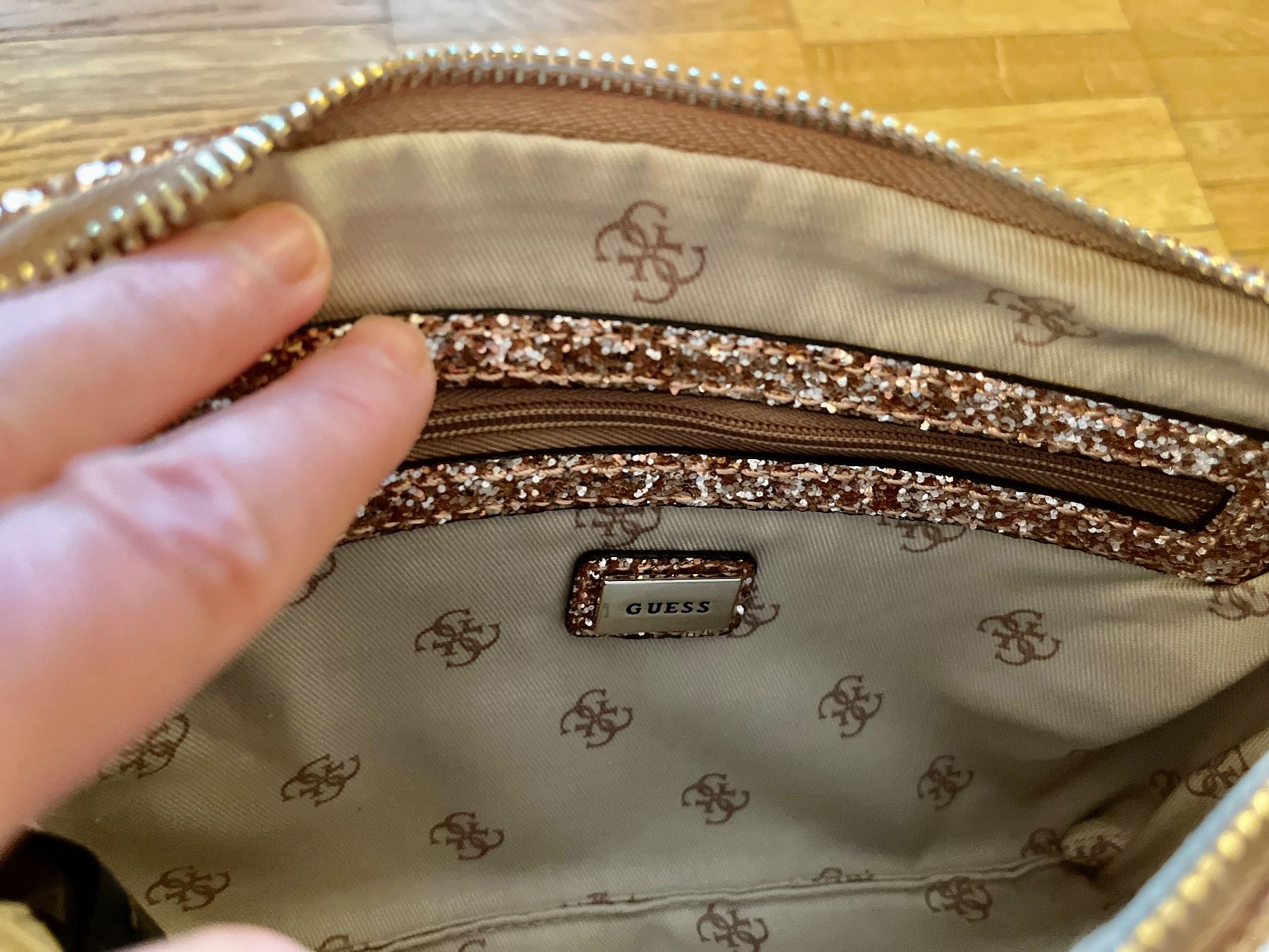Guess Borse da donna: NEU GUESS Leder Pochette – Nuovo e nell'imballaggio originale da Zurich venduto da MX1000 3