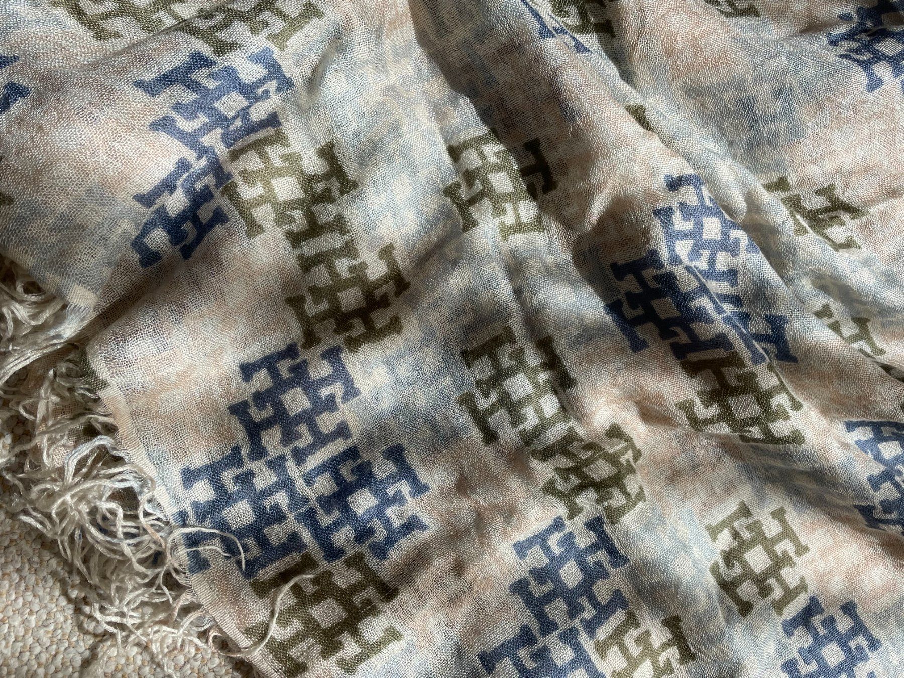 Hemisphere Foulard & Sciarpe: Kaschmirschal Hemisphere – Usato da Rümlang venduto da Boehneli7