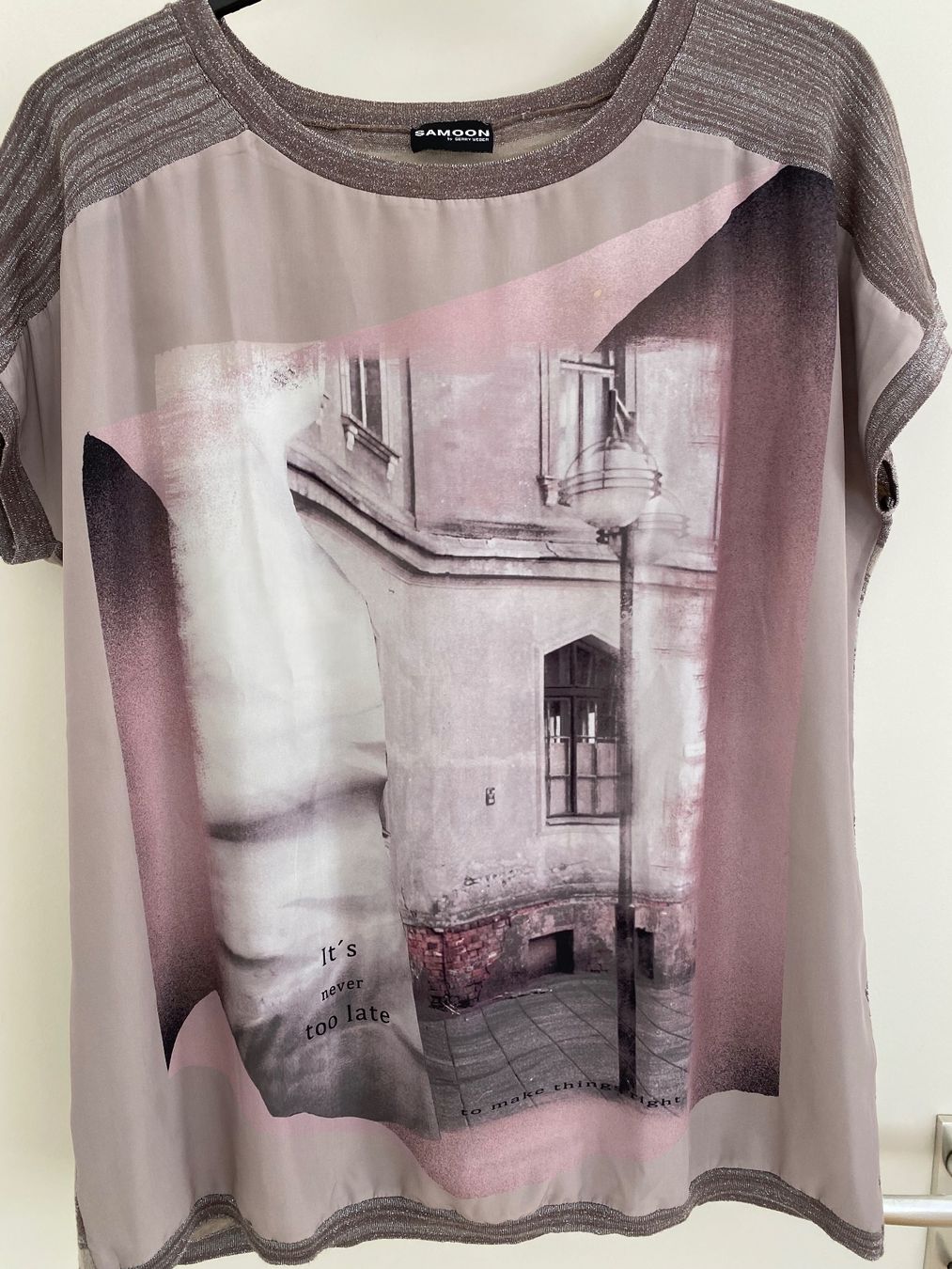 T-shirt: T-Shirt Gr. 42 fstlich – Usato da Rapperswil SG venduto da Hubeli