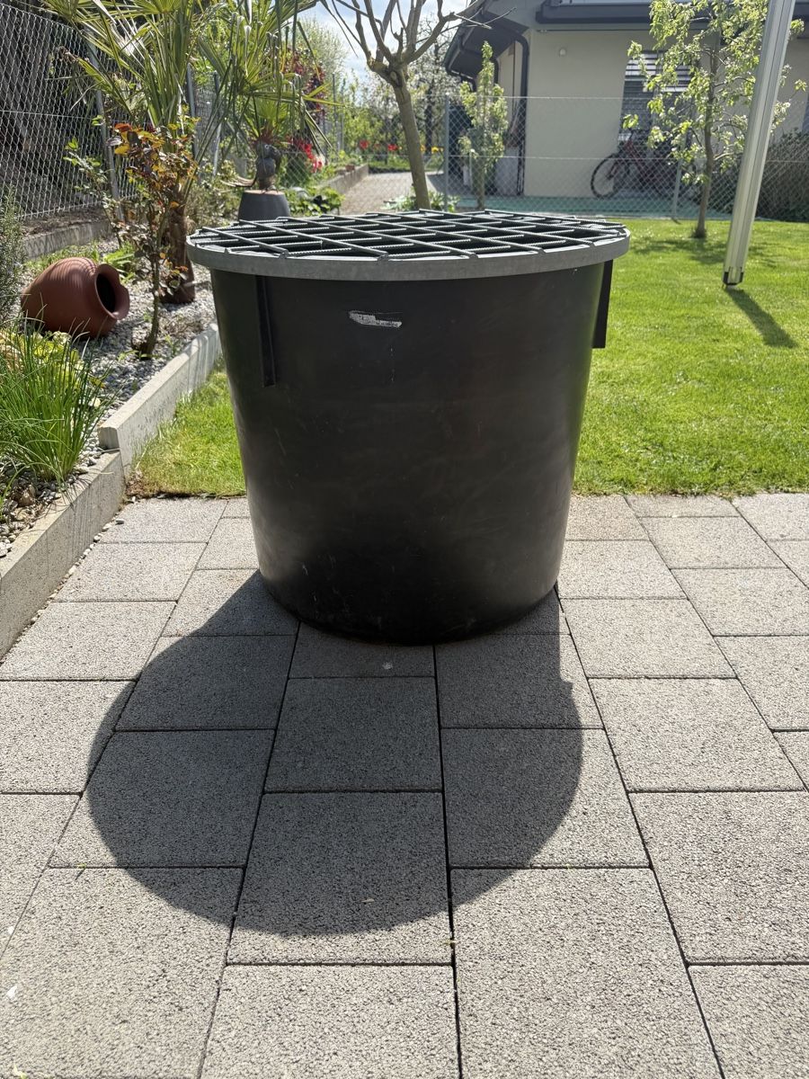 Annaffiatura & Irrigazione: Wassertonne mit Metal-Rost – Usato da Jegenstorf venduto da jenny2002 2