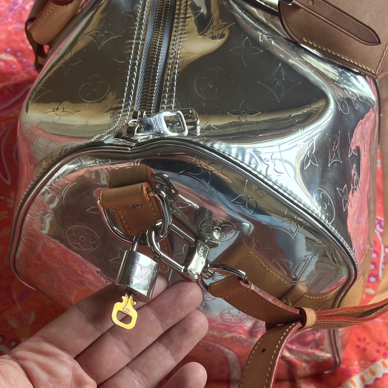 Louis Vuitton Taschen: Louis Vuitton Keepall in SILBER – Gebraucht aus Zürich von all_766h 3