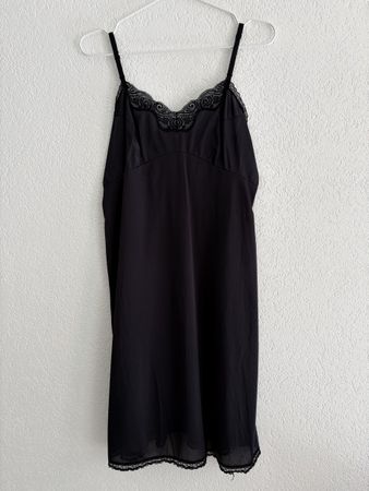 Nuisette noire avec dentelle satinée L