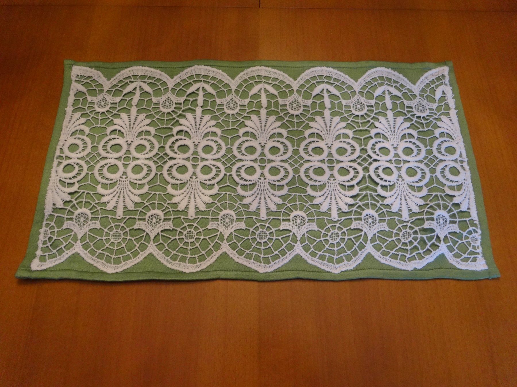 Tutte le decorazioni: Napperon satin et dentelle – Nuovo e nell'imballaggio originale da Biel/Bienne venduto da milamila02