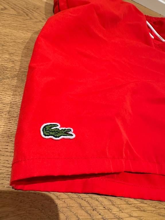 Lacoste Hosen: Lacoste Red Shorts - Size S – Gebraucht aus Schübelbach von Rahnmont 1