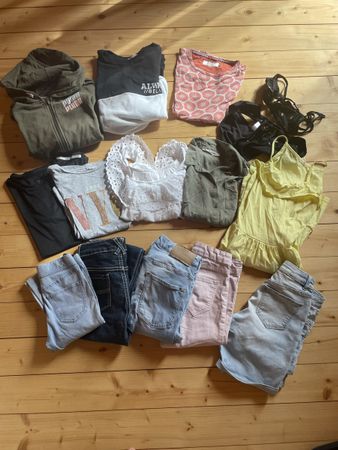Grosses Kleiderpaket 146/152
