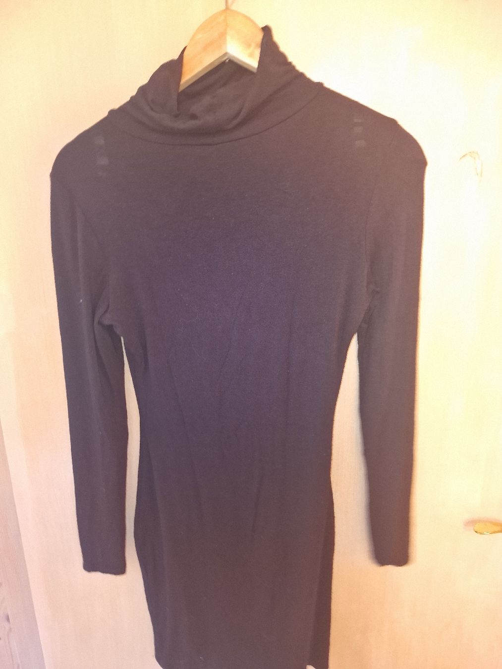 Kleider: Schwarzes Rollkragenkleid – Gebraucht aus Winterthur von Winti1993 1