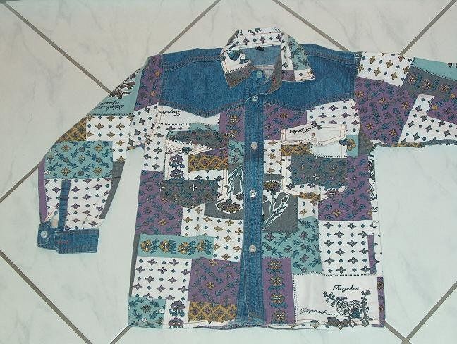 Camicie, T-shirt & Polo: Neuw. Jeanshemd bunt - Gr. 104 – Nuovo (secondo la descrizione) da Uznach venduto da Laeuffer