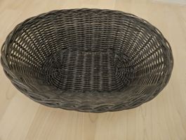 Schöner Korb aus Rattan