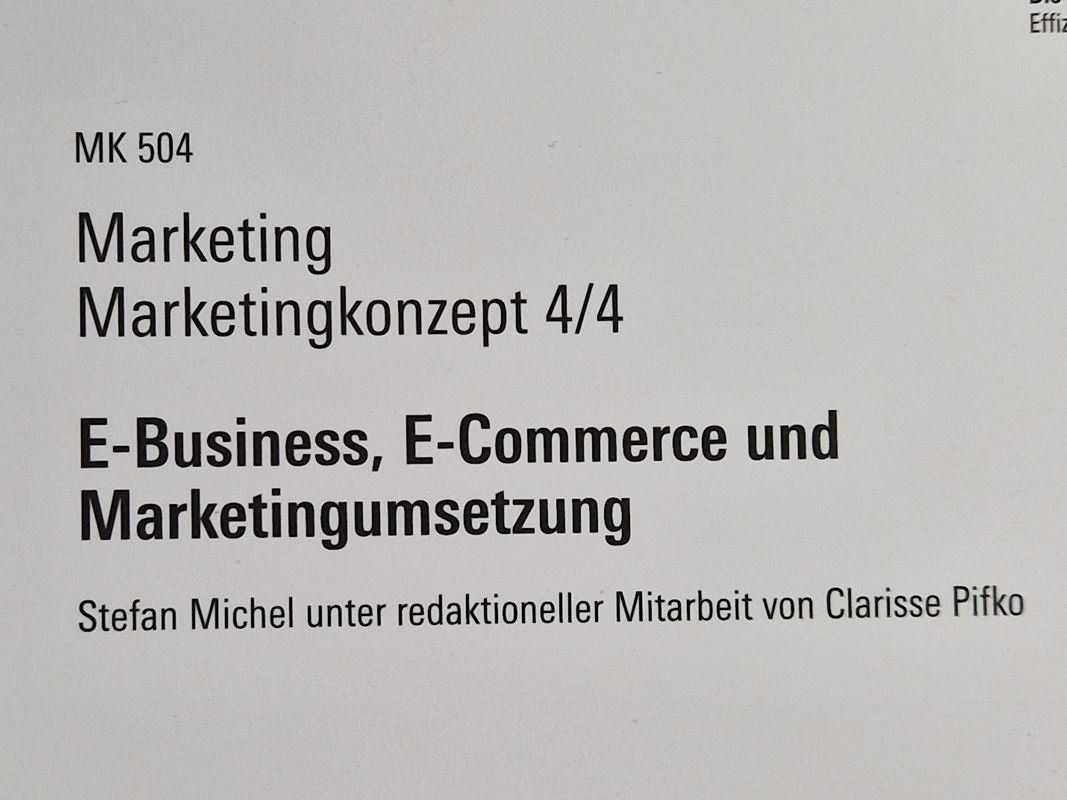 Libri: Kursprogramm Marketingkonzept 4/4 Bücher – Usato da Muhen venduto da Restwert_Muhen 4