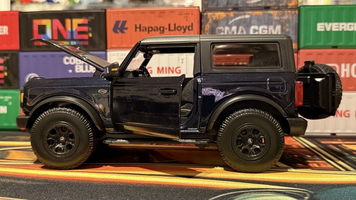 Ford Modellini d'auto: Maisto Ford Bronco 2021 1:18 – Usato da Basel venduto da Zomeg